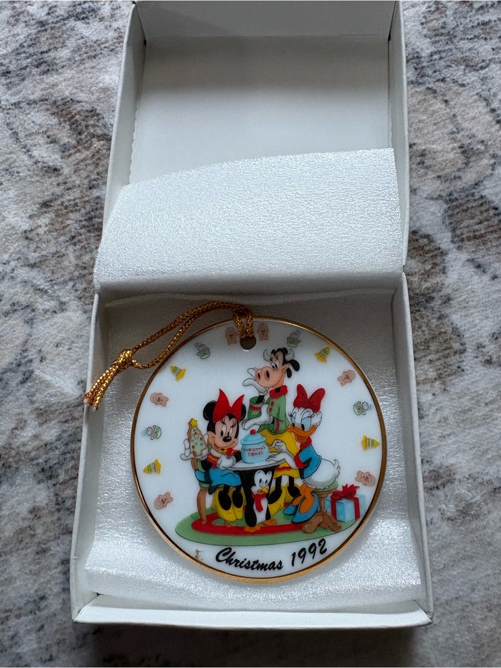 VTG 1992 Minnie Mouse Christmas Cookies Disney Grolier Porcelain Disk Ornament